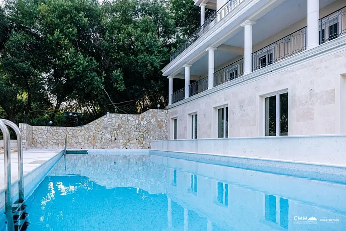 Deniz Kenarında Modern İki Yatak Odalı Daire